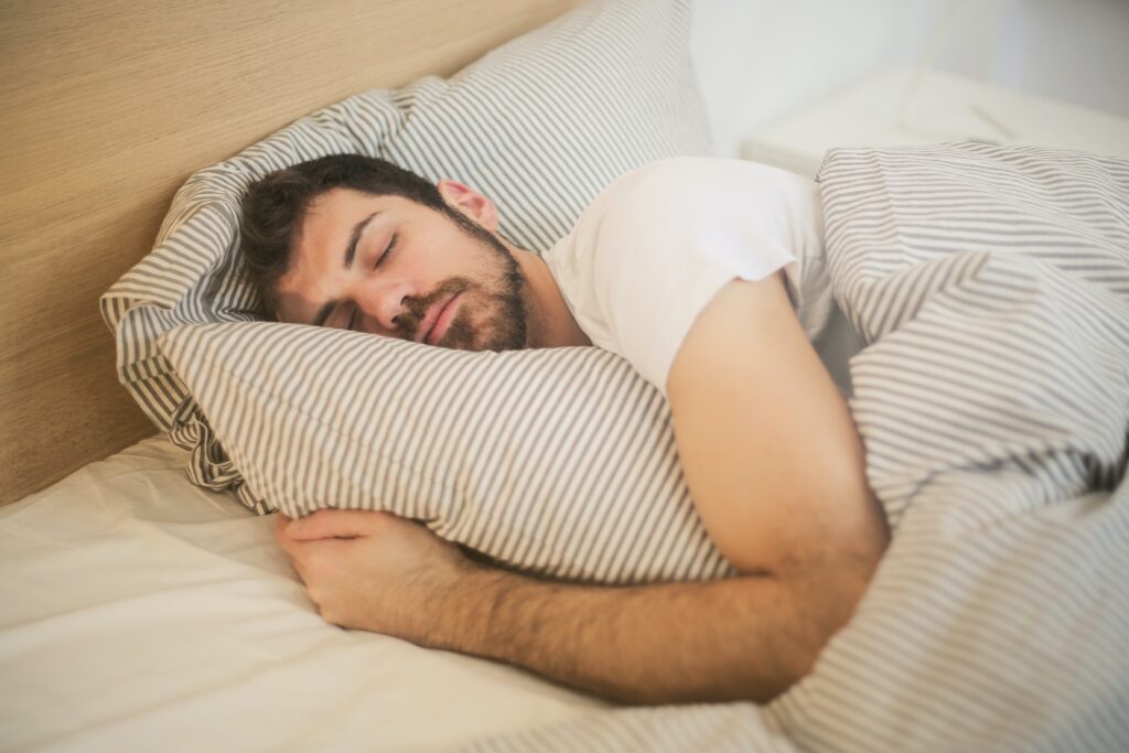 تأثير النوم على هرمون النمو